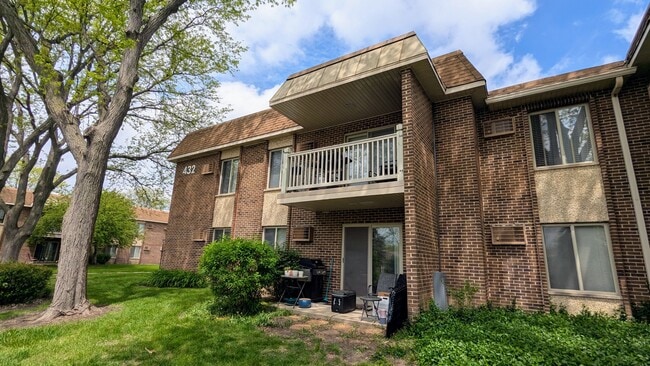 Building Photo - 432 N Wilke Rd