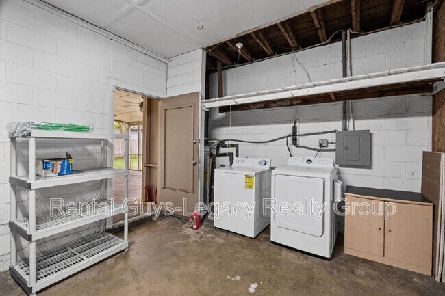 Building Photo - 3872 Marianna Rd
