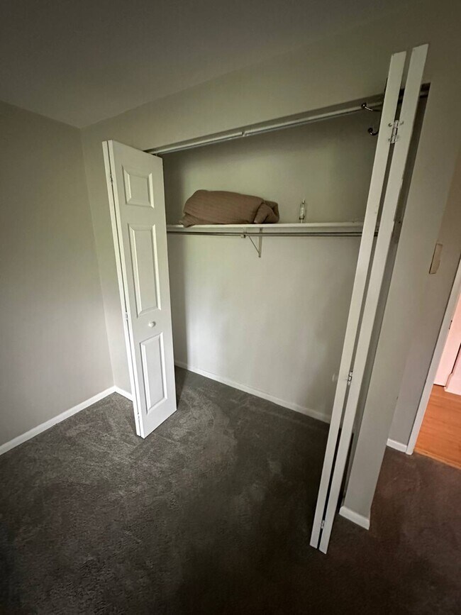 Building Photo - 356 Village Blvd N