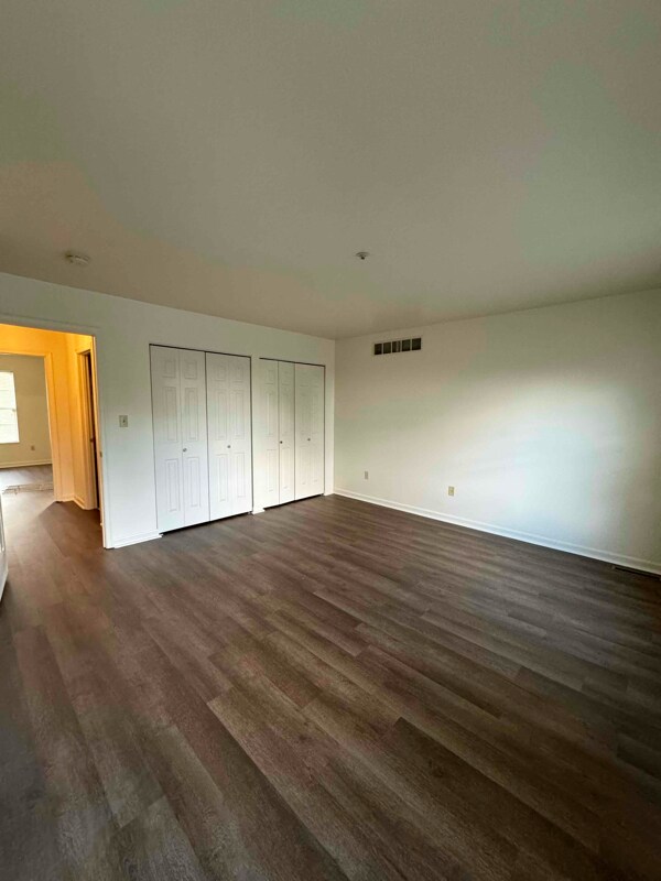 Building Photo - 424 S 25th St