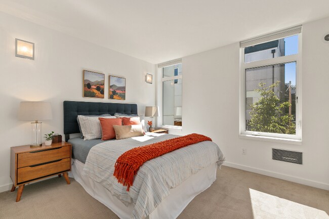 Building Photo - 114A 20th Ave