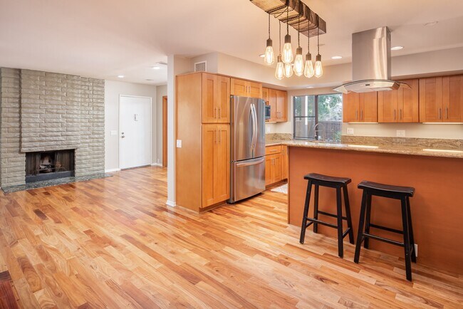 Building Photo - 4015 Camino Lindo