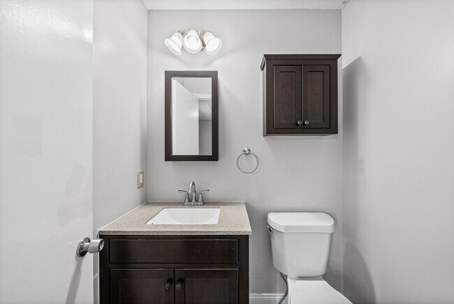 Building Photo - 541 Donna Dr