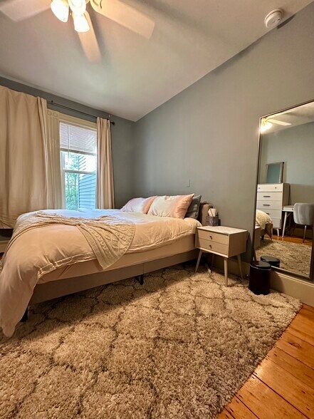 Building Photo - 279 Chestnut Ave