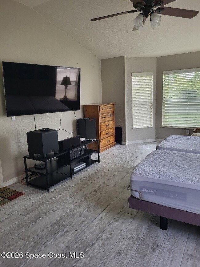 Building Photo - 4858 Chastain Dr