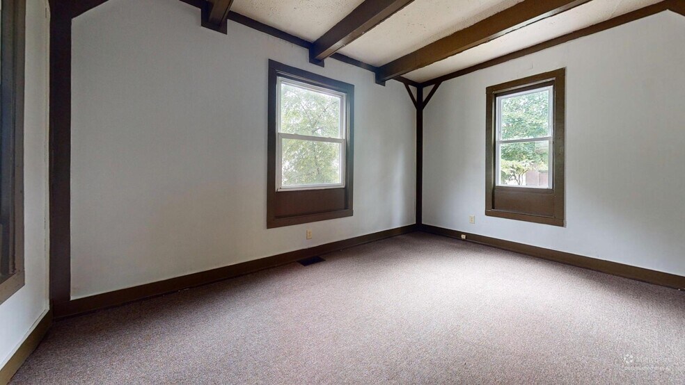 Building Photo - 1137 7th St NW