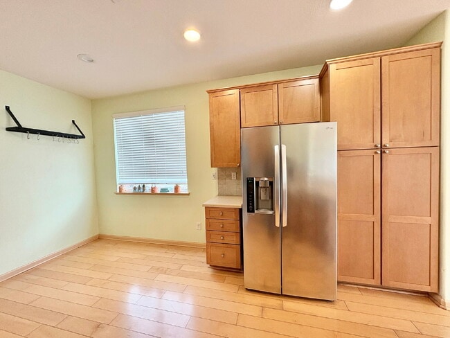 Building Photo - Spacious 4BR / 2.5BA Home in Prime Pittsburgh CA Location