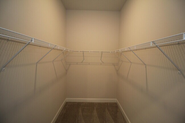 Building Photo - 705 Kylar Dr NW