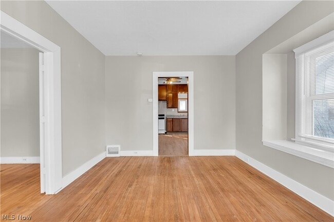 Building Photo - 4118 Clybourne Ave