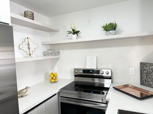 Building Photo - 10033 Winding Lake Rd