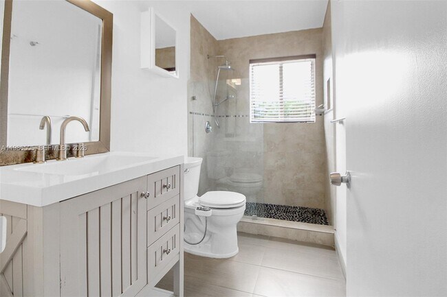 Building Photo - 6900 SW 104th St