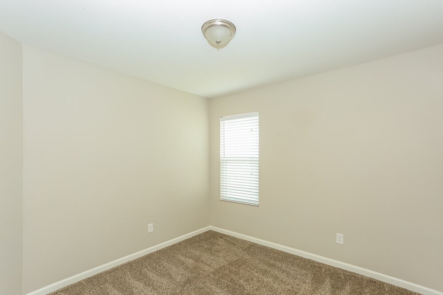 Building Photo - 128 Ashmore Dr