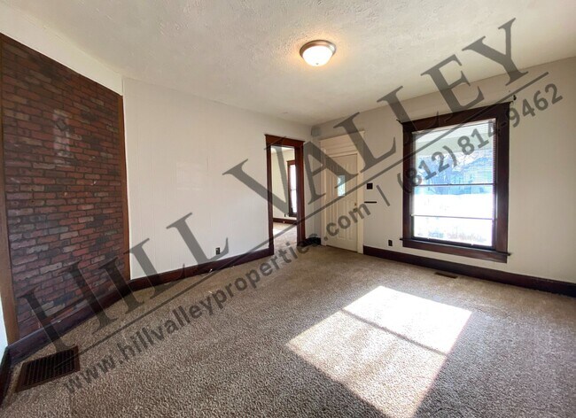 Building Photo - Three Bedroom Home