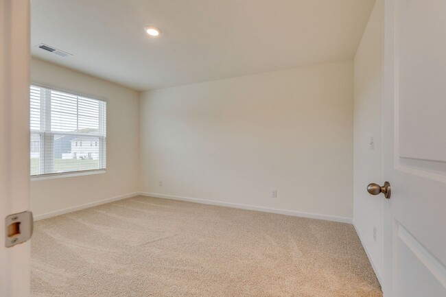 Building Photo - New 3BR Townhome in Saylor’s Place – Modern Finishes & Prime Jonesborough Location