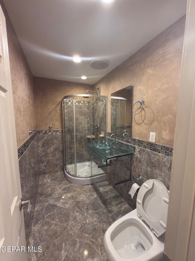 Building Photo - 6115 Tesuque Dr