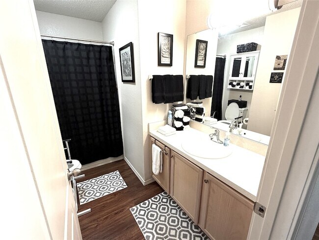 Building Photo - 1203 Mallard Dr