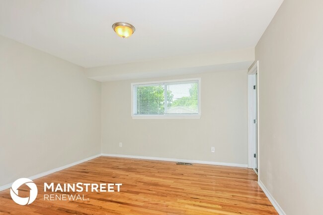 Building Photo - 6867 Thurston Ave