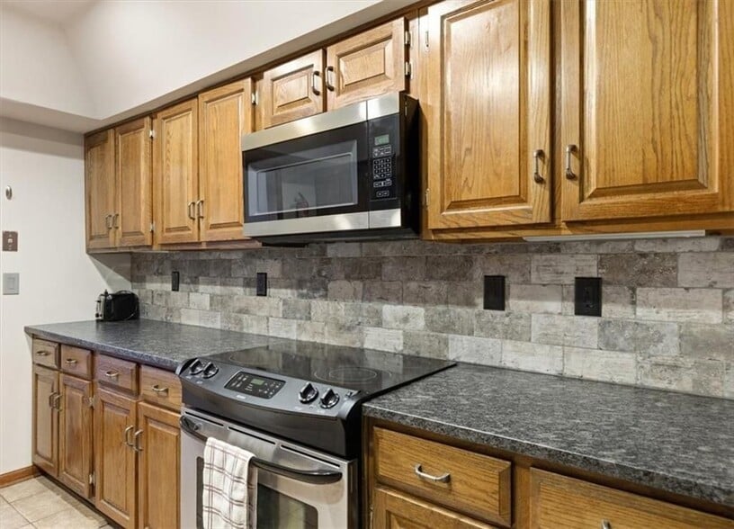 Building Photo - 2970 Woodruff Dr