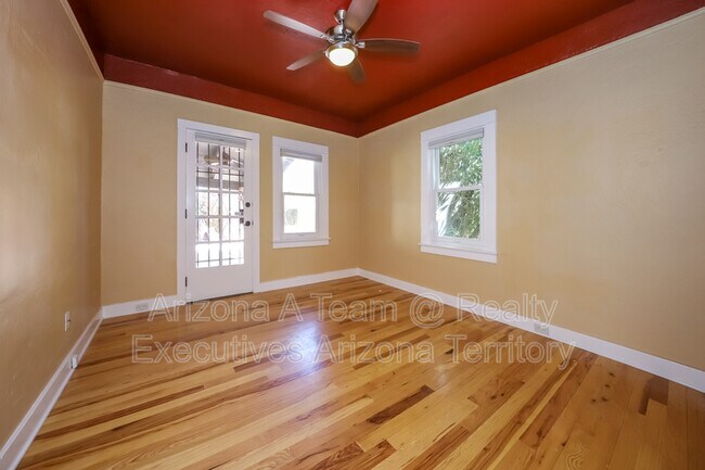 Building Photo - 2221 1st St