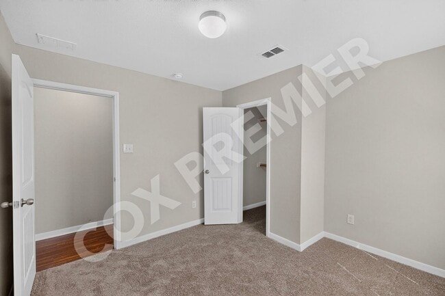 Building Photo - 2848 St Bernard Dr
