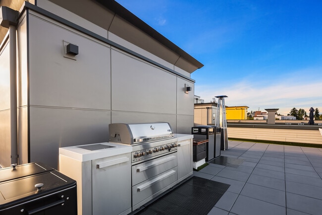 Building Photo - Mirabella Apartments