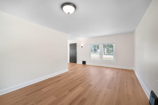 Building Photo - 8104 N 44th St