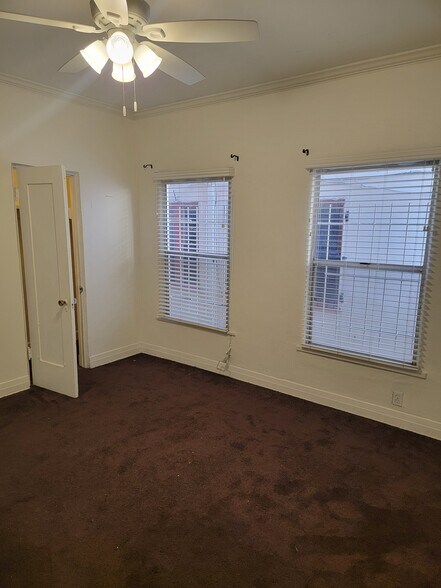 Building Photo - 3837 W 27th St