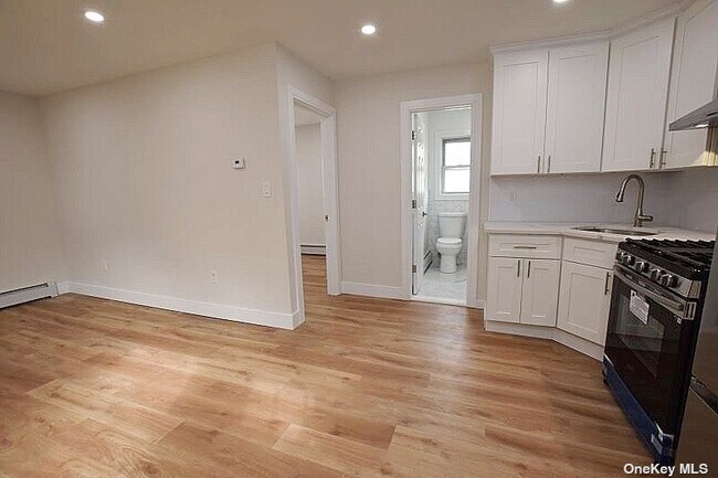 Building Photo - 74 Davis St