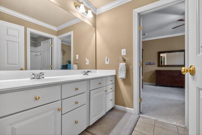 Building Photo - 401 Hilton Head Ct