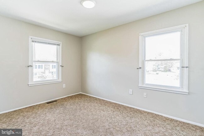 Building Photo - 14 Greystone Cir