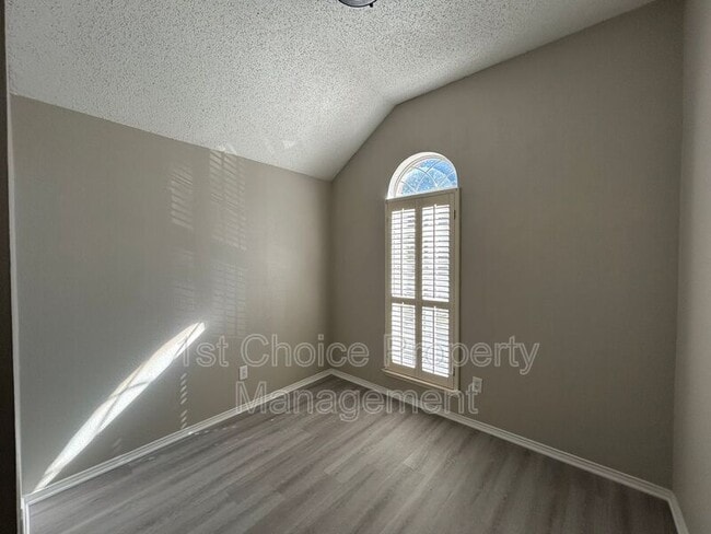 Building Photo - 4805 Misty Ridge Dr