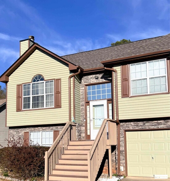 Building Photo - 5335 Yellow Pine Dr