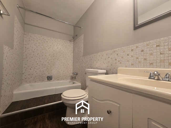 Building Photo - 11930 Kingshead Dr