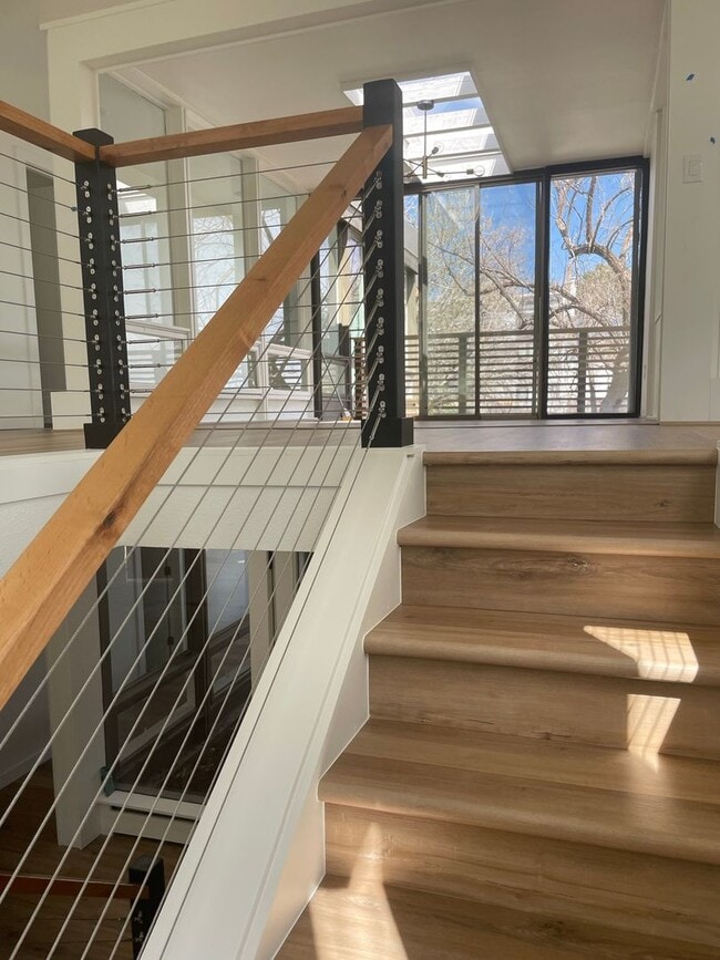 Building Photo - LUX 3BD, 3BA Foothills Home Only 5 Minutes...