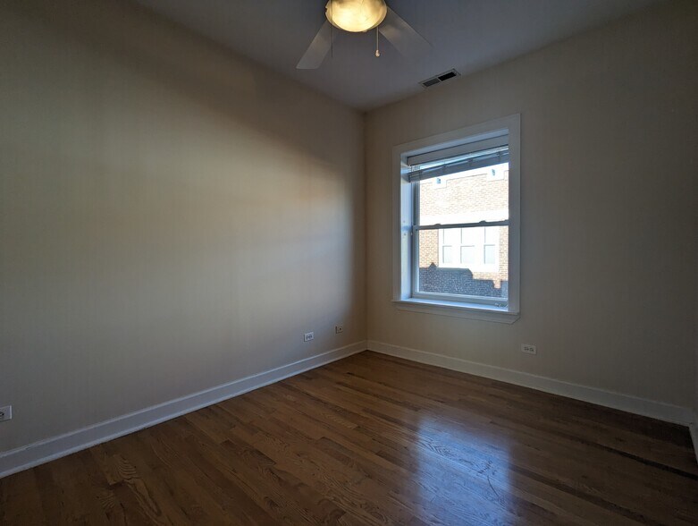 Building Photo - 3240 N Clifton Ave
