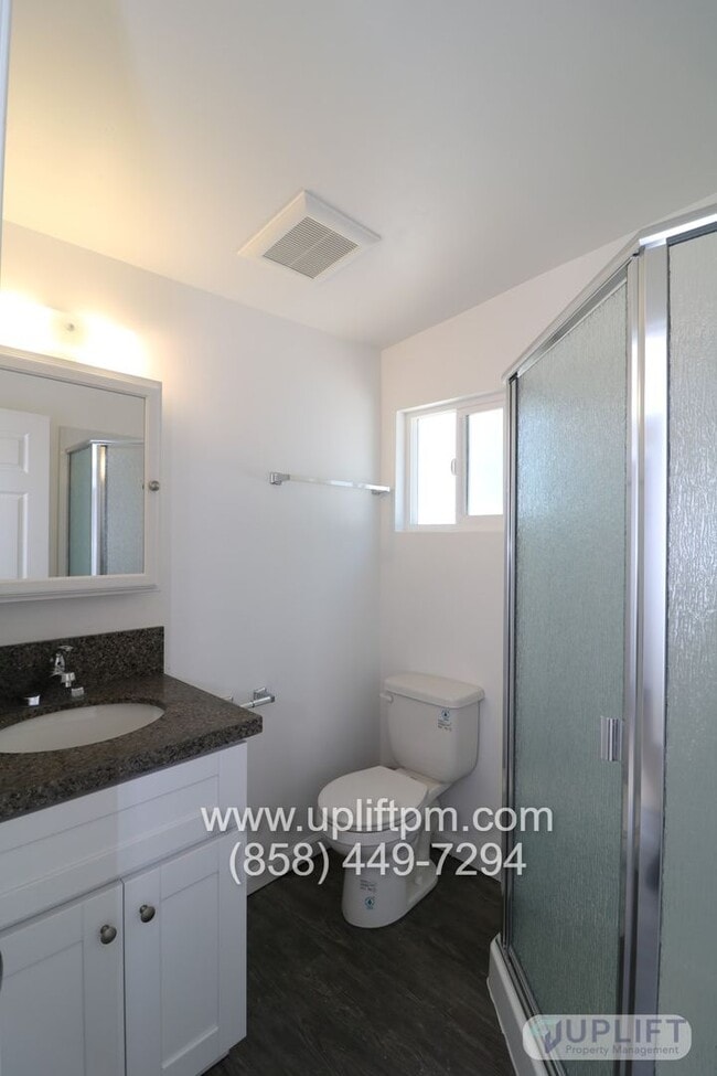 Building Photo - 7th St (318-24) (Ramona)