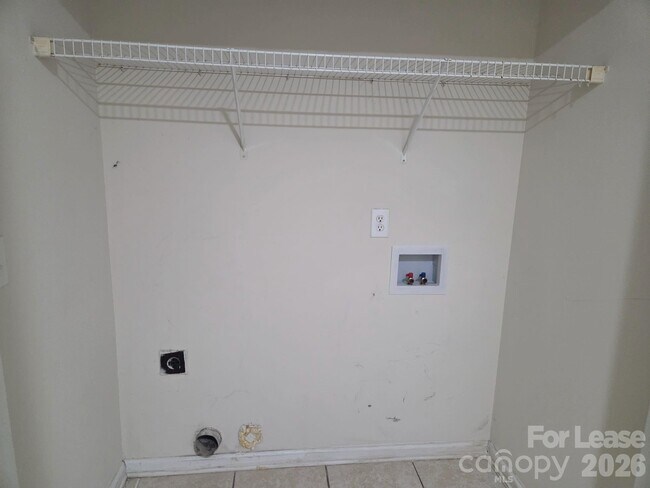 Building Photo - 437 Cedarcroft Dr