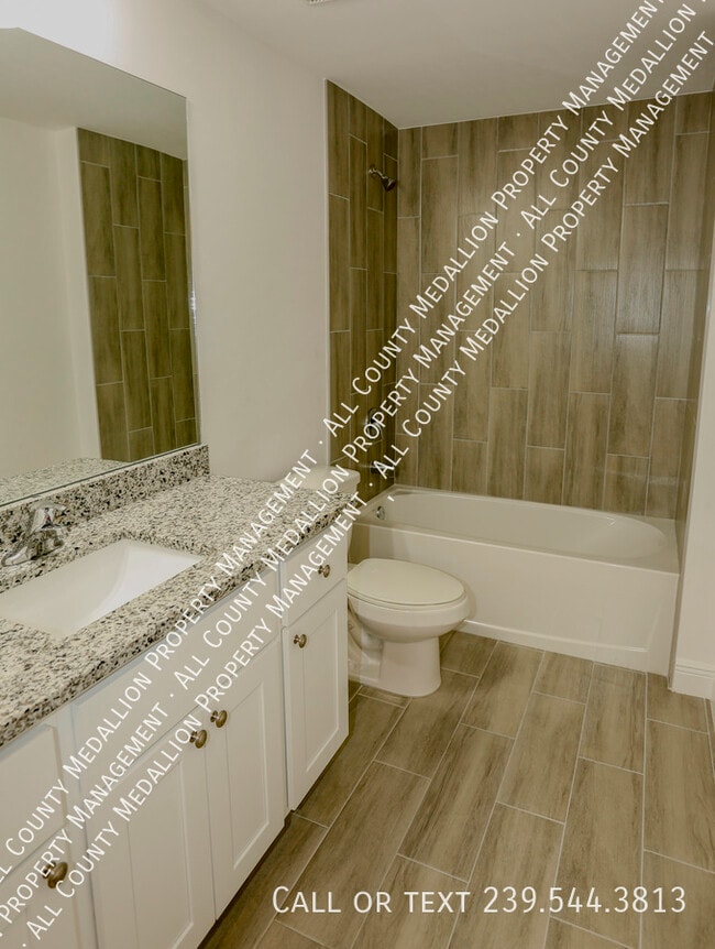 Building Photo - 915 Graystone Ave