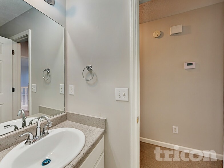 Building Photo - 241 Amy Blvd