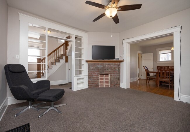 Building Photo - 1317 Forest Ct