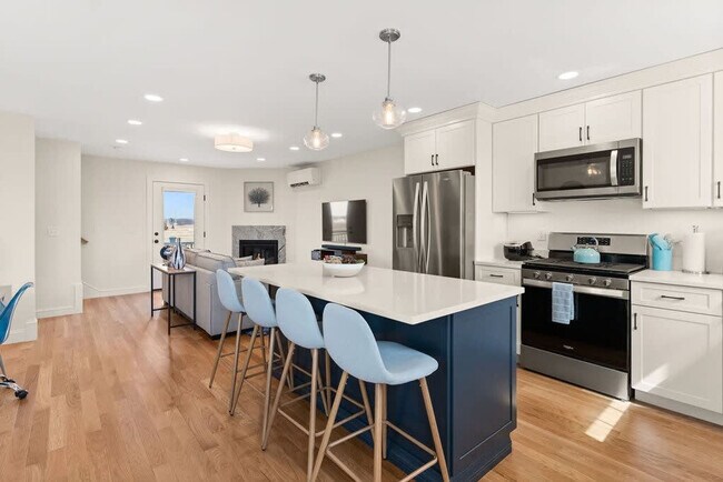 Building Photo - 74 Island Path