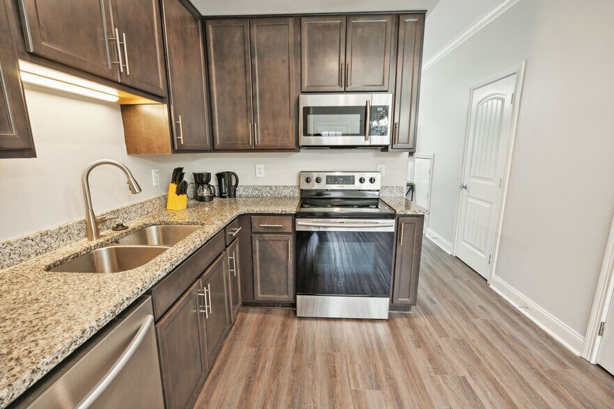 Building Photo - 1513 Wilma Rudolph Blvd