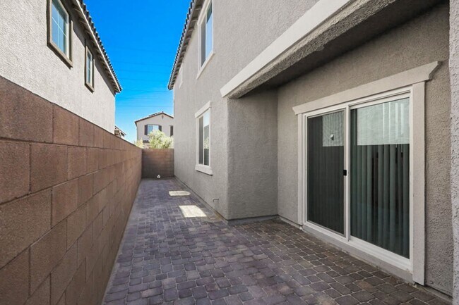Building Photo - 10589 Sariah Skye Ave