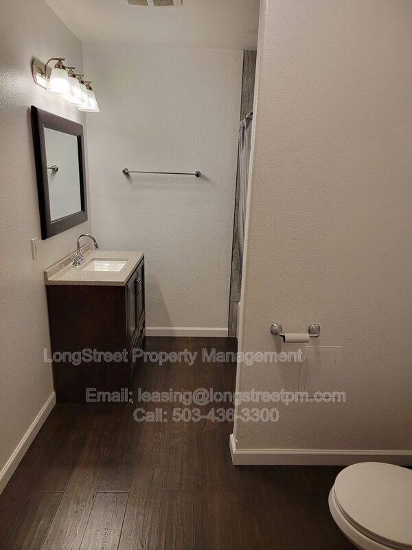 Building Photo - 3121 NE Flintlock Pl