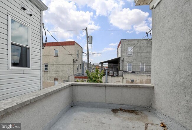 Building Photo - 1655 S Bancroft St