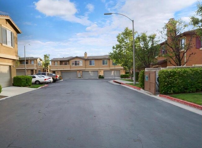 Building Photo - 39741 Columbia Union Dr