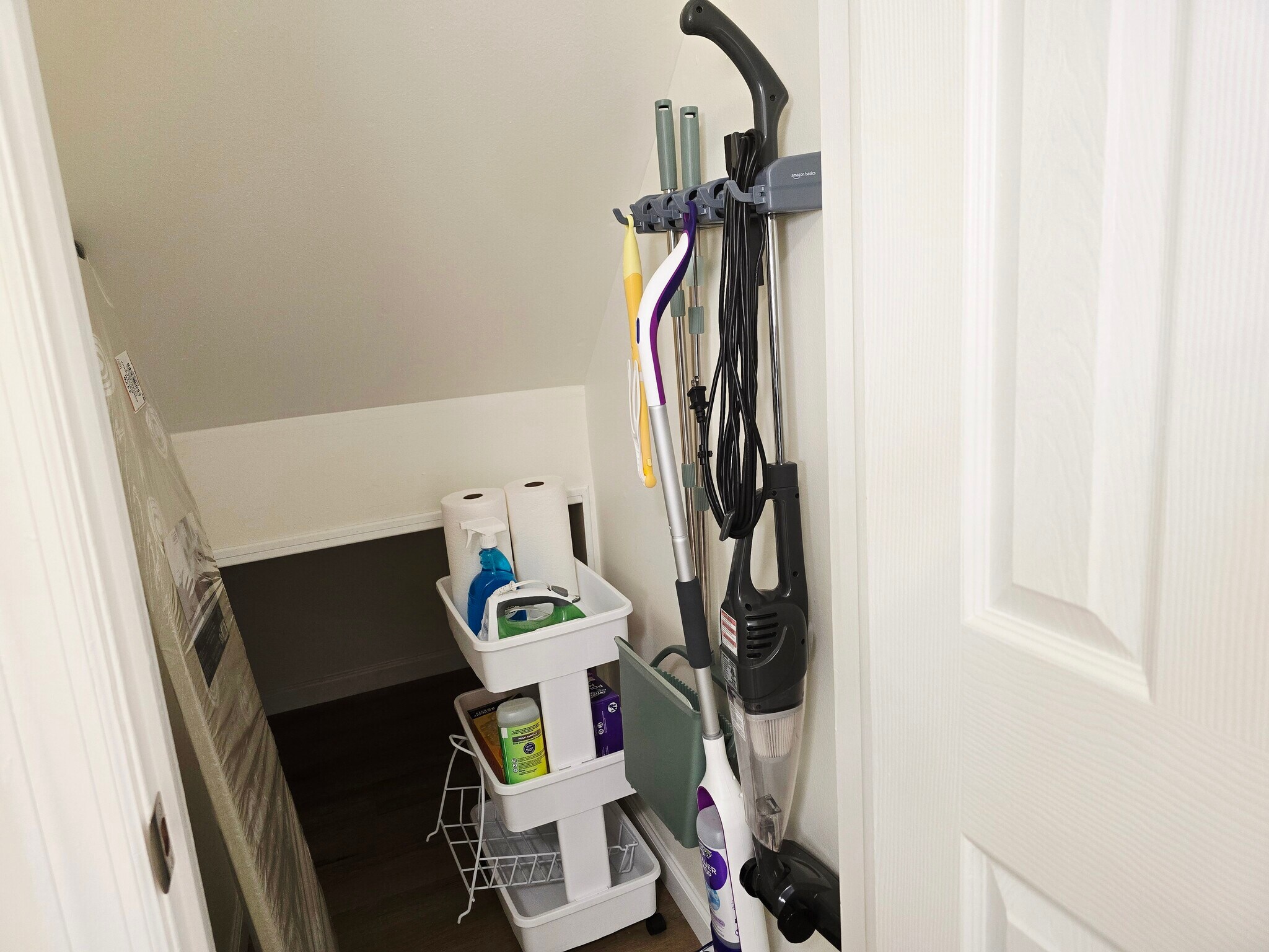 Building Photo - 396 Kaplan Ave