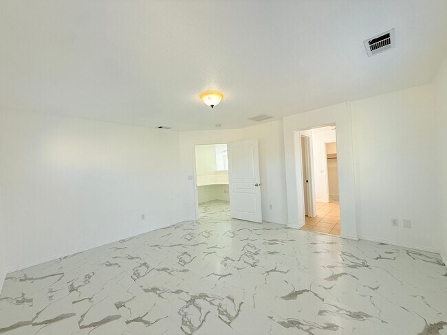 Building Photo - 2023 San Antonio Ct