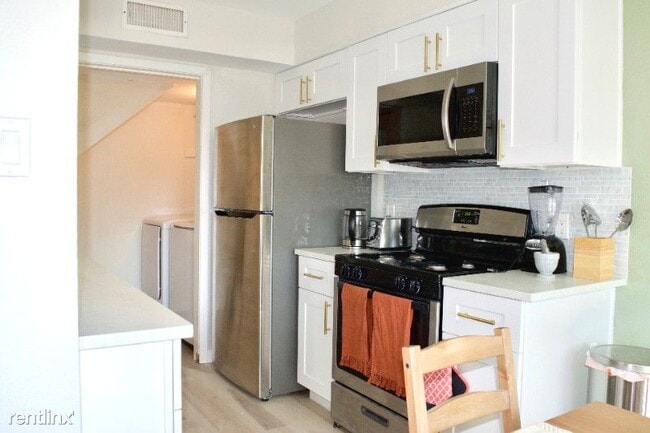 Building Photo - 1307 Southport Dr