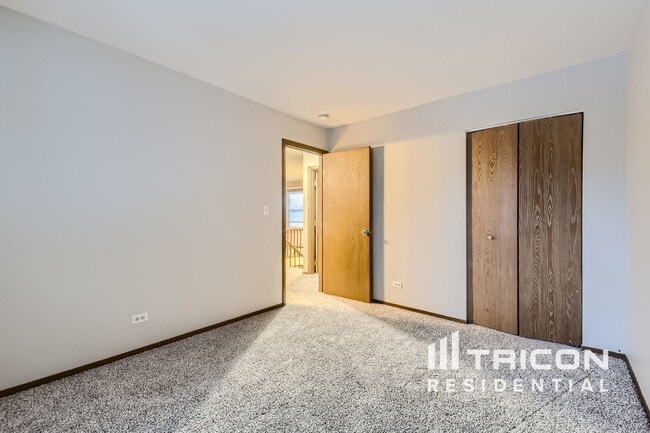 Building Photo - 1510 Farrington Ct